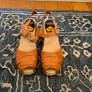 Swedish Hasbeens | Peeptoe Strap Sandal Clog | Nature